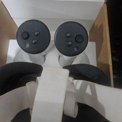 Meta Quest 3 VR Headset (With Controllers and charger) - 512GB