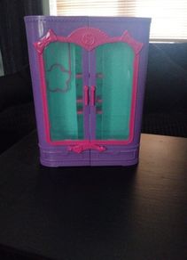 wardrobe dolls