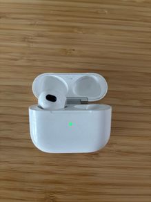 AirPod 2 Case & Left AirPod