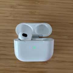 AirPod 2 Case & Left AirPod