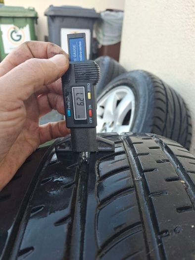 Genuine Bmw 16" like new Semperit And Wanli tyres