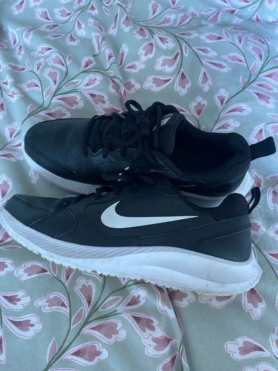 Ladies trainers