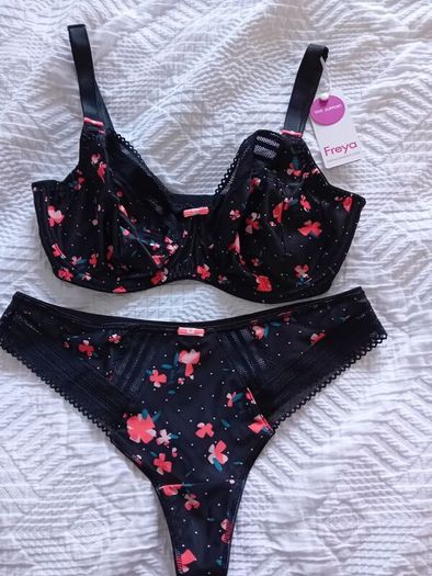 Freya Viva - Underwired Side Support Bra 32F and Briefs S - Black Floral - BNWT RRP 58