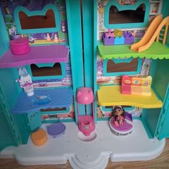 dolls house