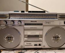 Vintage Philips Boombox D8323 Radio Cassette Recorder, working good.