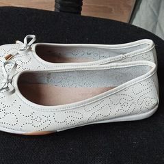 flat woman shoes, white, size 6