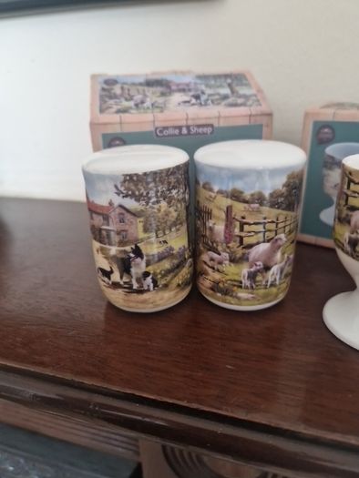 eggcups salt & pepper