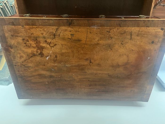 Mahogany chest of drawers