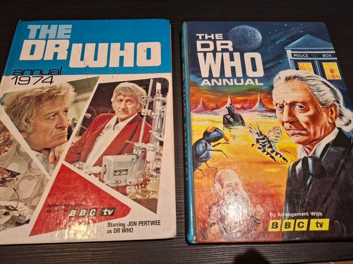 Dr Who Annual Bundle