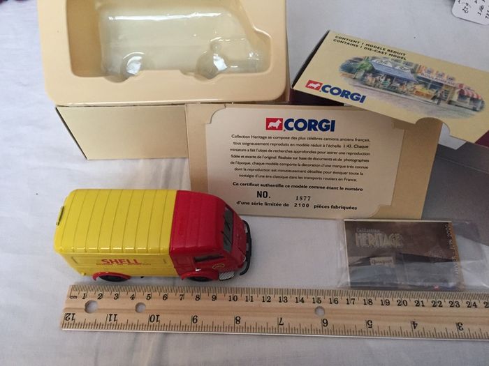 Corgi. Heritage Collection. Number 70504. Limited edition.Renault 1000kg Shell van