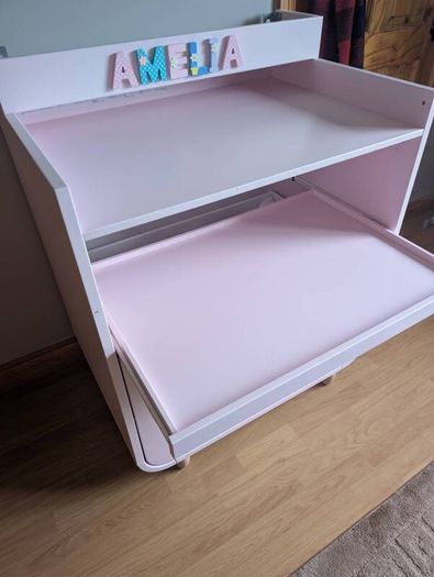 Changing table light pink