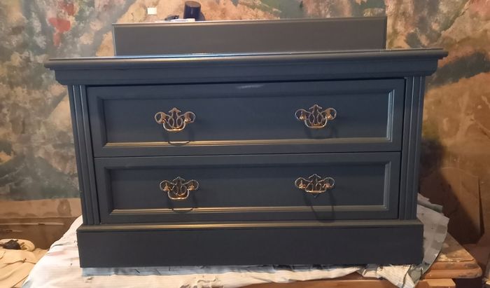 Chest of drawers