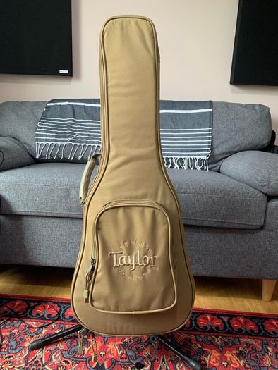 Taylor BT1 Left Handed w/ gig bag