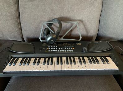Gear4music MK-1000 electronic keyboard
