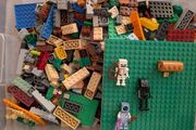 Minecraft coloured random Lego including 3 Minifigures
