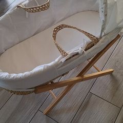 Moses Basket with stand