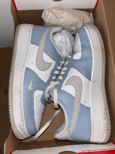 Size 6 Nike Shoes