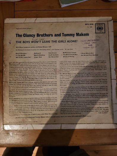 The Clancy Brothers and Tommy Makem, The Boys Wont Leave The Girls Alone