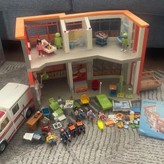 Playmobil hospital & ambulance