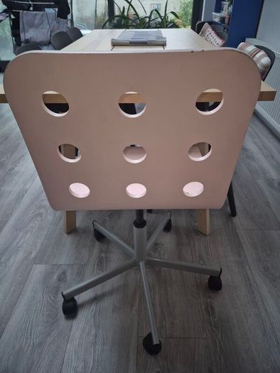 Rose-coloured, Height-adjustable Chair