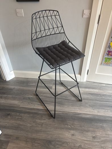 Set of 2 Black Metal Bar Stools