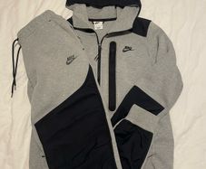 nike tech rare !!