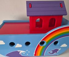 Kids Noahs Ark wooden plays etc- Large
