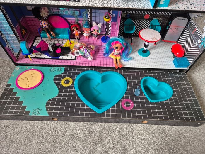 LOL Surprise OMG Doll House PLUS Surprise Hair Beads Salon