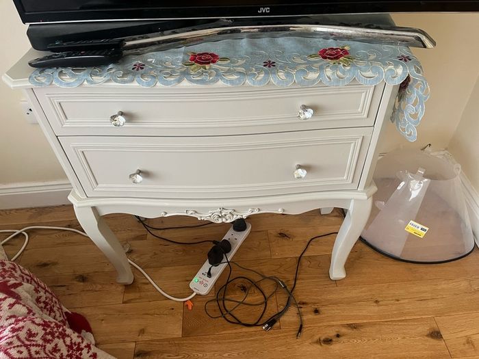 Dressing table