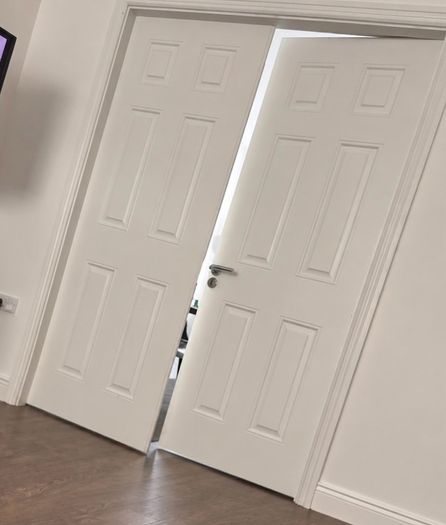 Internal pair of doors