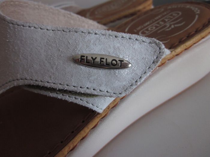 Fly Fot Leather, Touch-Fasten Toe Post Sandals Light Grey S5
