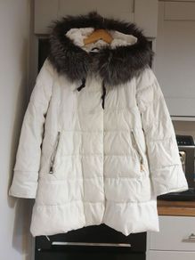 White Winter Jacket With Fur Size Medium
