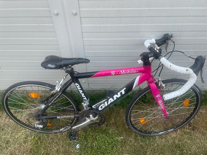 Giant racer bike