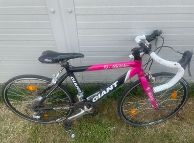 Giant racer bike
