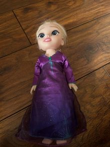 Singing Elsa doll
