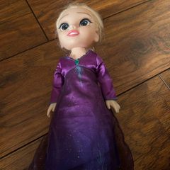 Singing Elsa doll