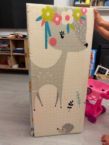 Foam playmat reversible and foldable