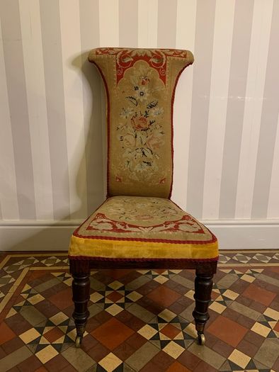 Victorian rosewood prie dieu or prayer nursing chair with original needlepoint upholstery.