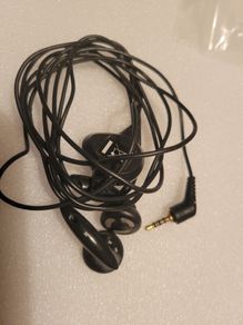 earphones