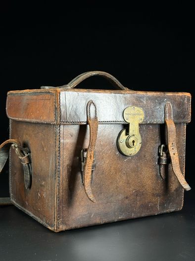 Thornton Pickard Junior Special antique camera
