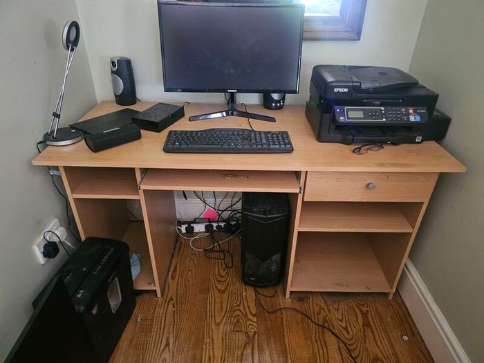 Computer desk
