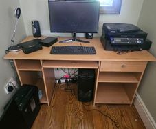 Computer desk