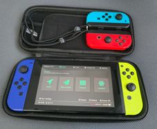 Nintendo Switch V1 (Modded - Picofly) + 256GB + Case