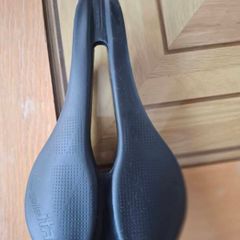 Selle Italia Model X Green Superflow saddle.