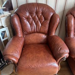 Queen Anne armchairs (2 pieces)