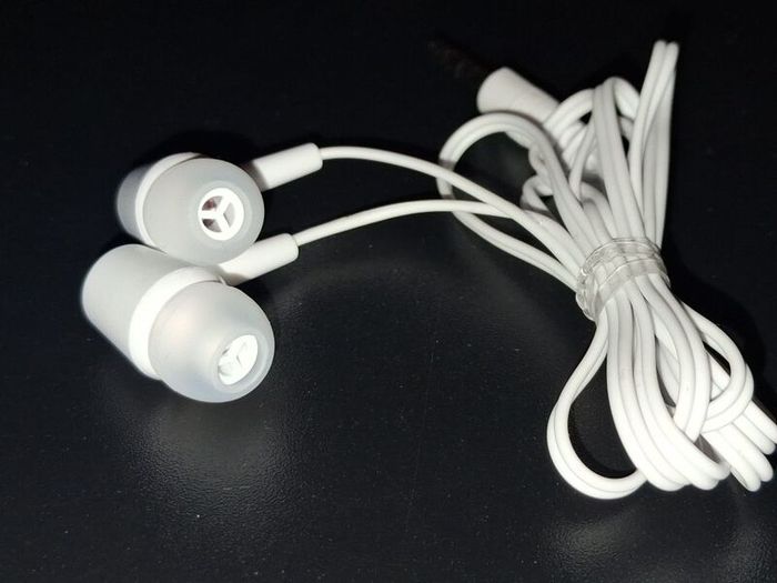 Buy 2 Get 1 Free!! - Only 1 Each!! - Brand New Wired Earphones