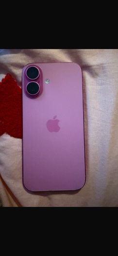 iPhone 16 pink
