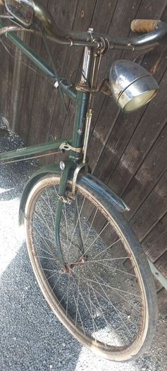 Antique Raleigh Roadster Bicycle  all originals for restoration project all works just needs tyres great original piece for the collection solid bike gears all work too