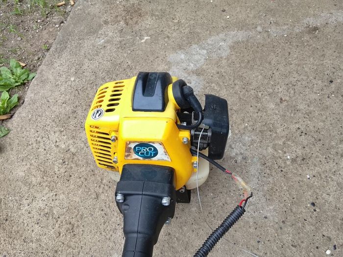 grass strimmer