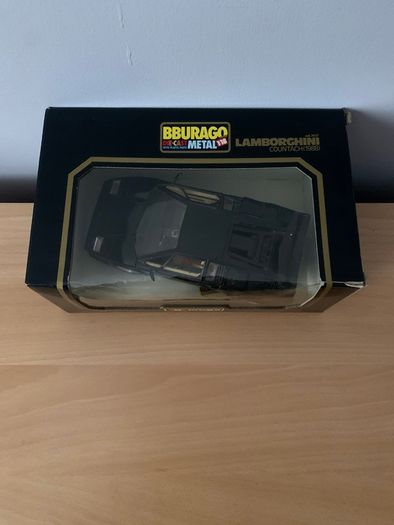 Lamborghini Countach 1988 1/18 Burago Model Car